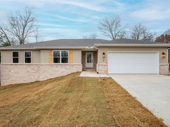 8 Eddleston Ln, Bella Vista, AR 72715