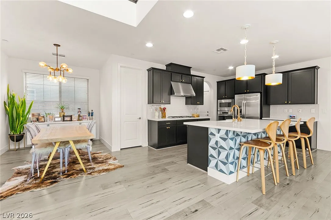 Building Photo - 3057 Lascari Ave
