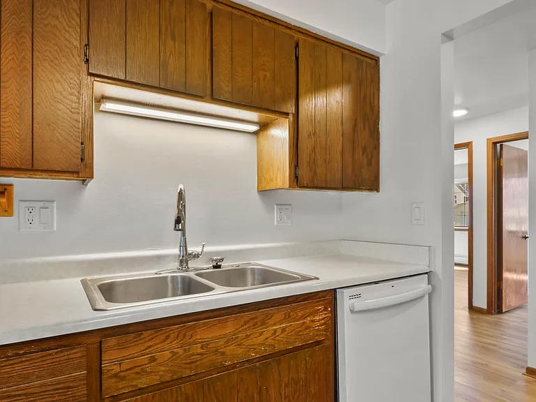 526 W Franklin St #4 — Photo 4