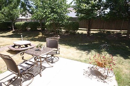 5th image of 4047 Blackstone Dr