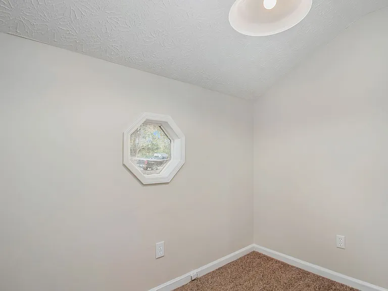 3470 Framingham Dr — Photo 12