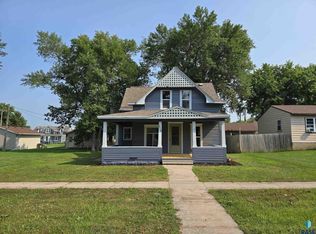 512 Essex St, Garretson, SD 57030