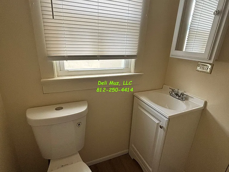 527 N Lemcke Ave — Photo 15