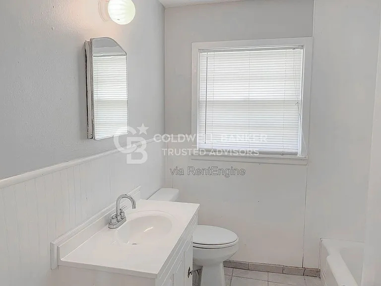 4904 44th St — Photo 9