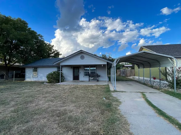 102 Doodles St, Del Rio, TX 78840
