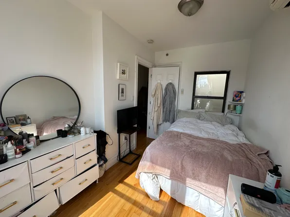 331 East 9th Street image 1 of 9