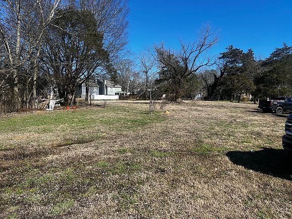 4th image of 529 Frawley Rd