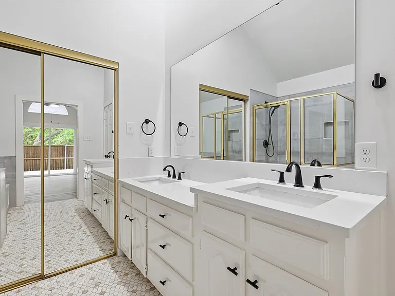 381 Arbor Ln — Photo 18