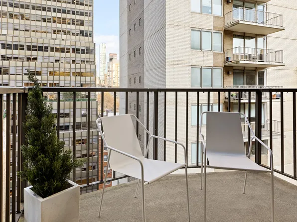 212 East 47th Street image 6 of 9