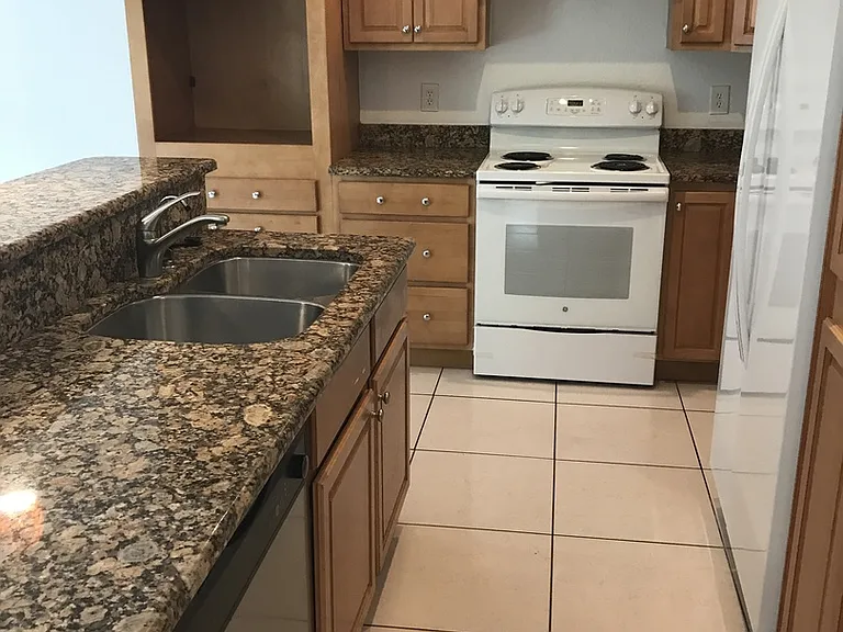 1911 May St — Photo 5