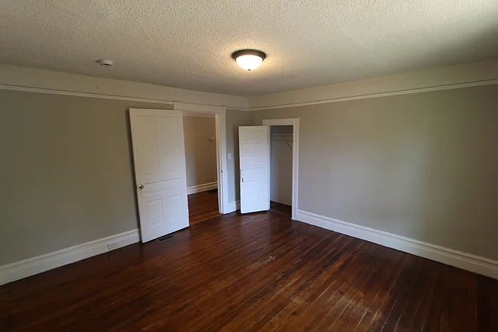 442 Hall St — Photo 10