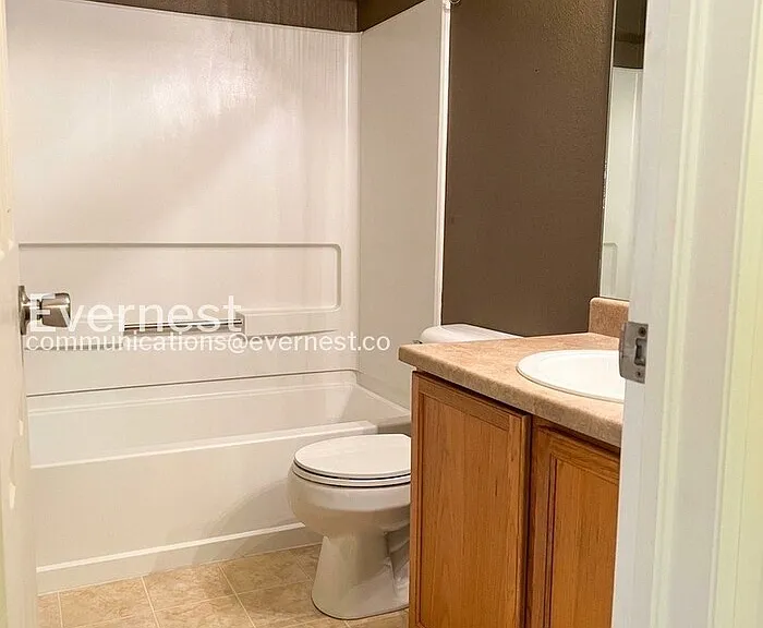 8215 Silver Glen Dr — Photo 11