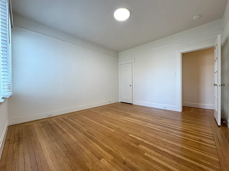 431 9th Ave — Photo 20