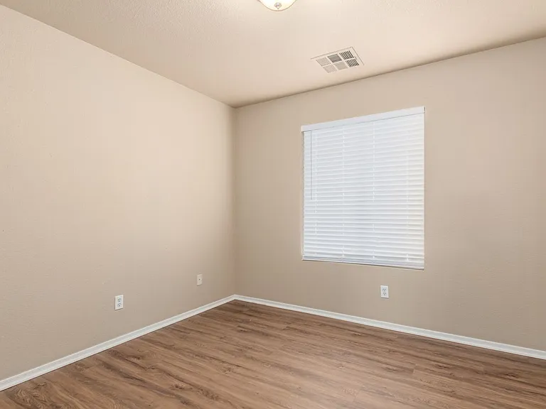 1621 E Ash Ave — Photo 16