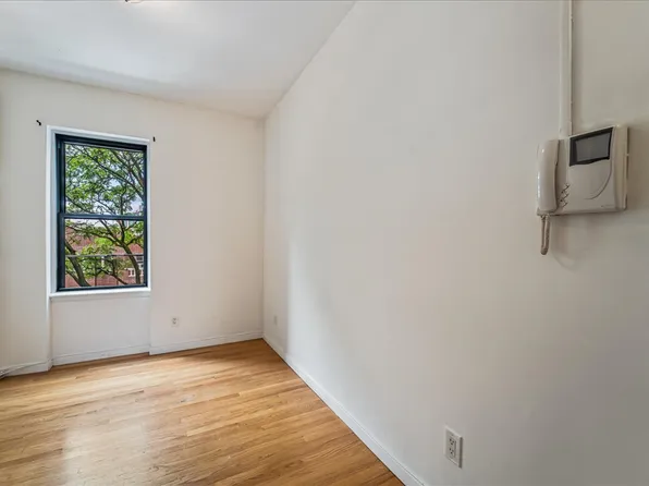 21-37 33rd Street image 3 of 15