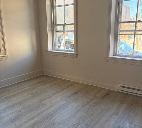 4th image of 26 W Liberty St Floor 1