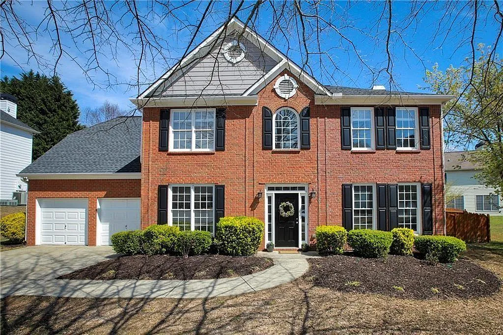 4 bed, 2.5 bath, 2410 sqft, $2,900 — Photo 1