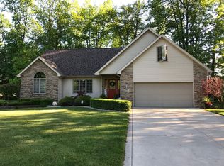 2287 Flagstone Dr, Flushing, MI 48433