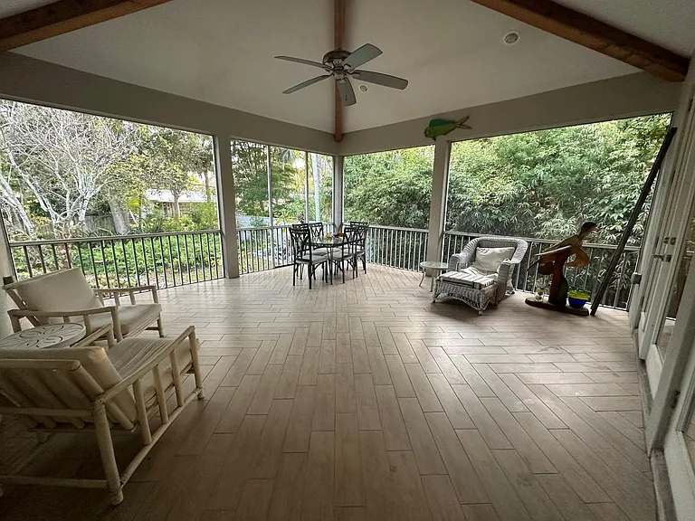 Out door patio (new chairs coming before renters arrival)