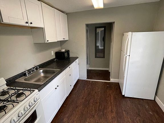 3rd image of 556 N Clay St APT 8