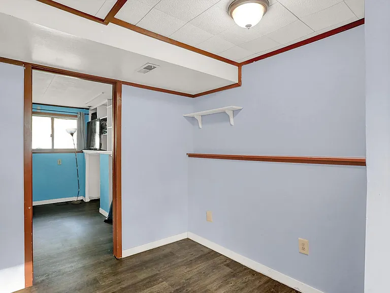 7915 Broadview Dr — Photo 8