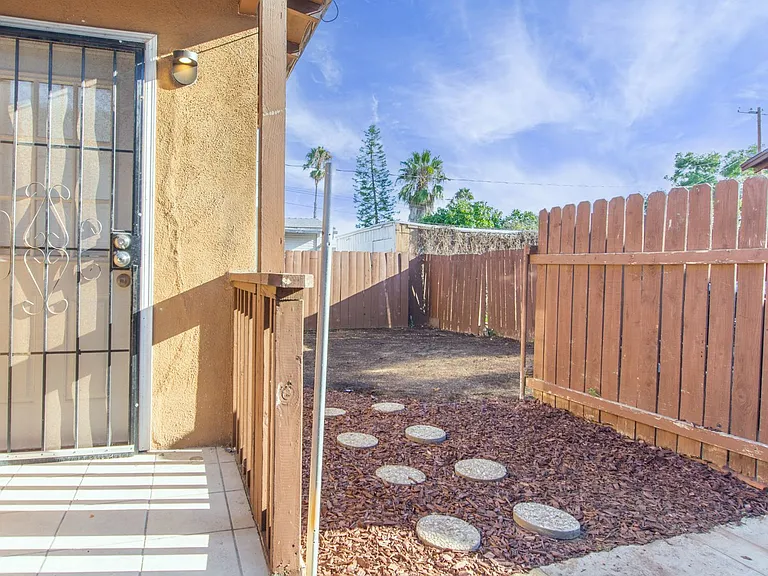 Refreshed + Bright 2 Bed/1 Bath in the Heart of North Park! — Photo 16