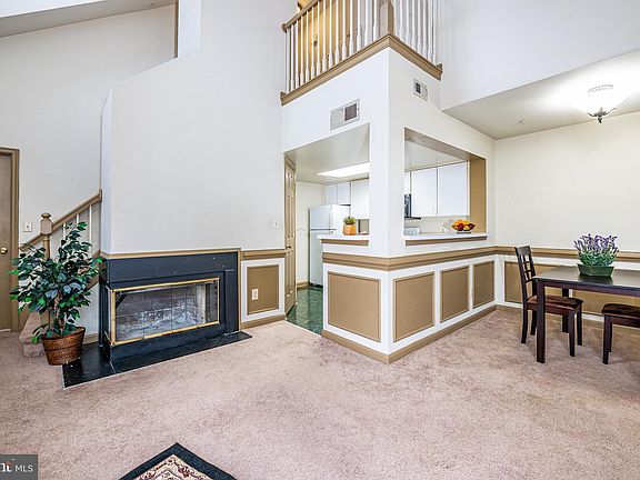 4th image of 925 Hillside Lake Ter APT 214