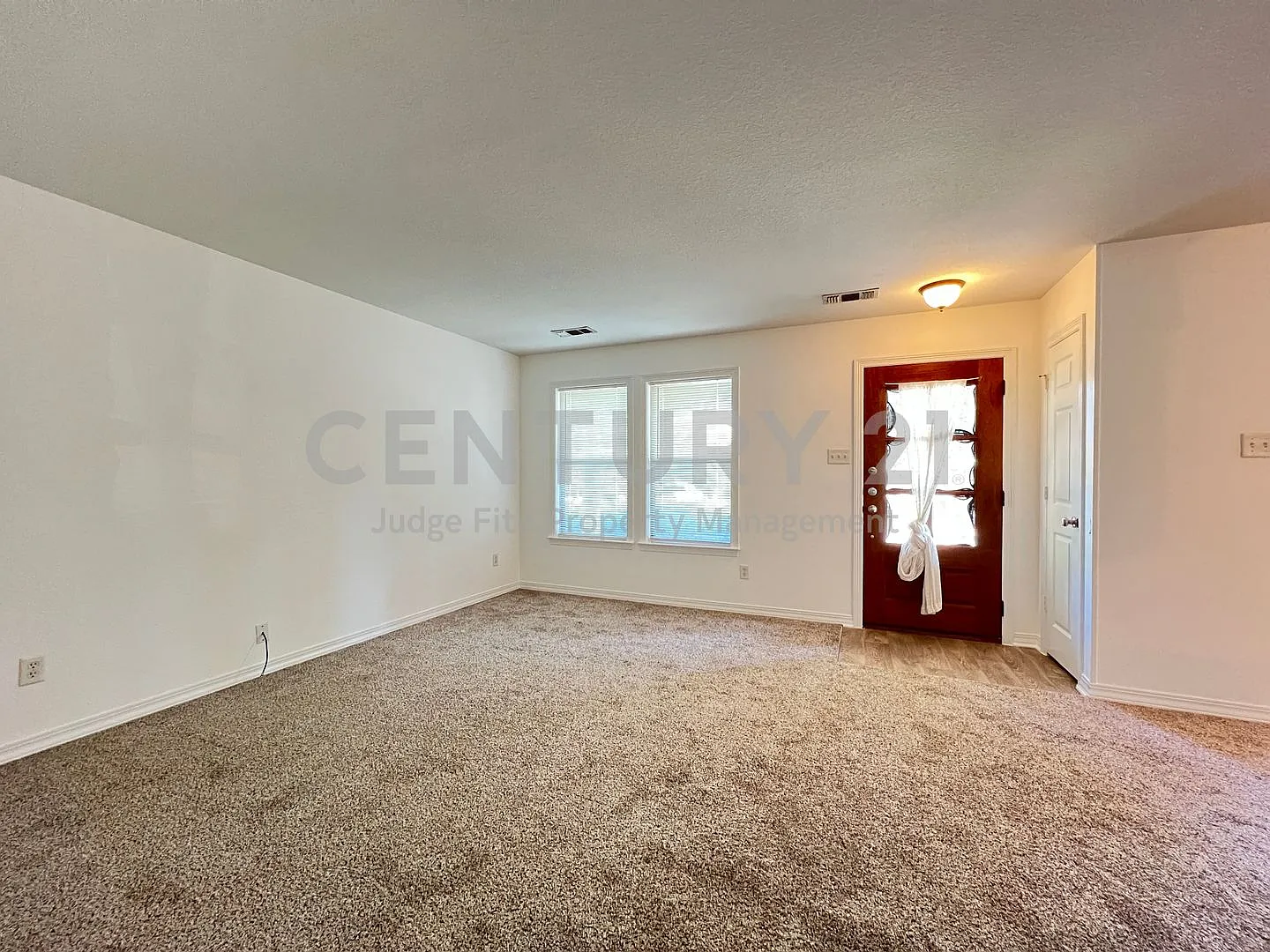 Charming 3/2 in Decatur For Rent! — Photo 2