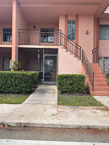 215 Lakeview Dr #105 Photo 1