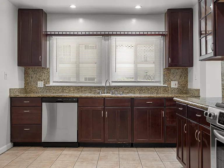 1030 N Spaulding Ave #1030 — Photo 35