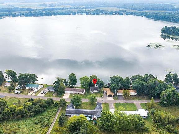 4th image of 812 Magnor Lake Ln