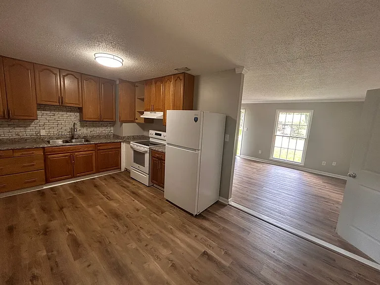3303 Alyci Dr NW — Photo 4