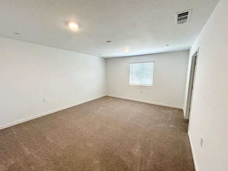4456 Bellaire Ave — Photo 19