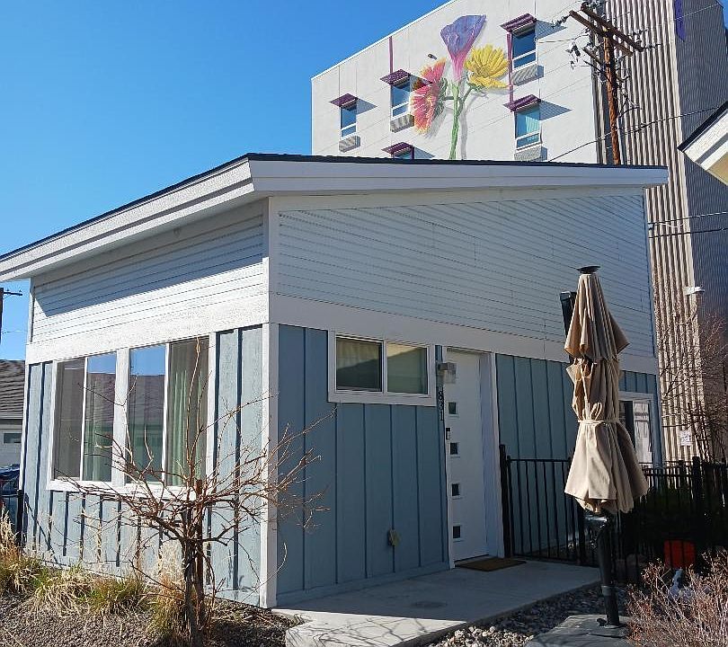 1st image of 831 Ryland St