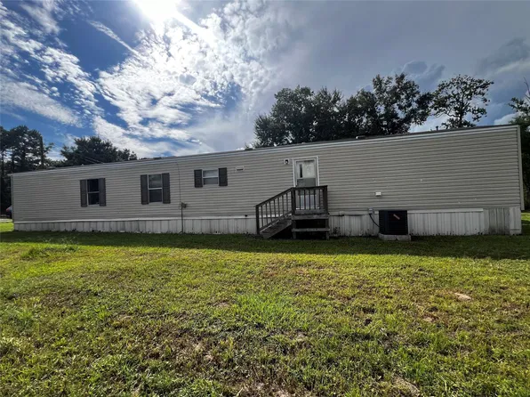 801 County Road 3542, Hull, TX 77327