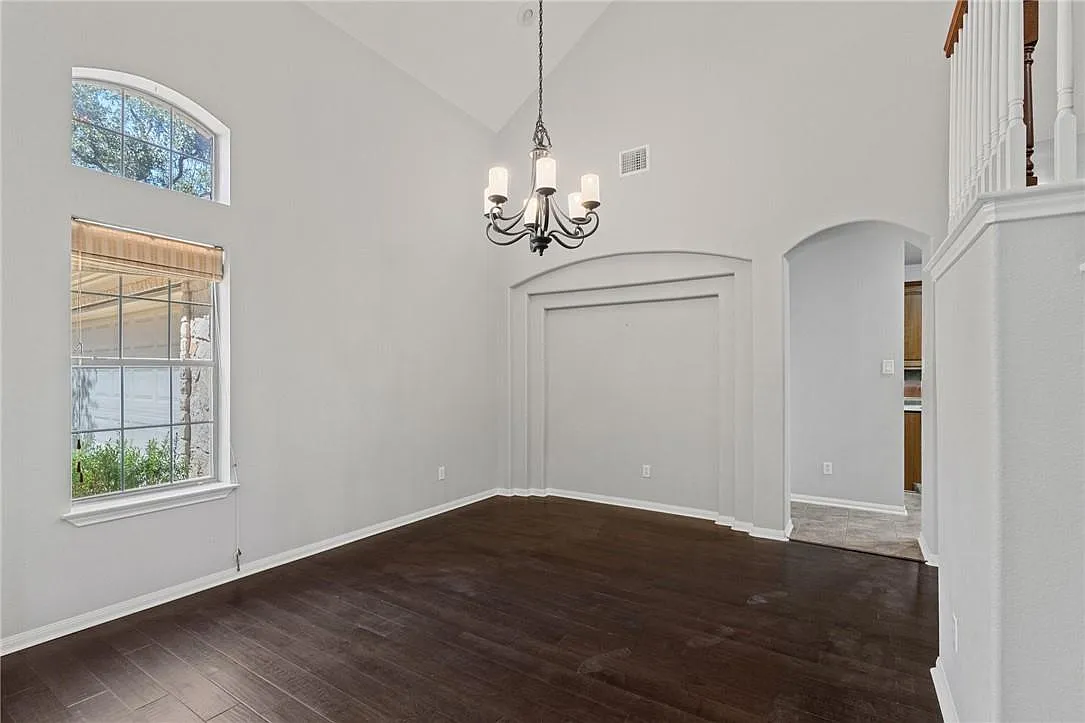 4 bed, 3.5 bath, 3367 sqft, $3,000 — Photo 4