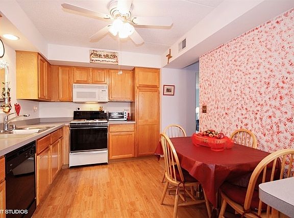 3rd image of 6729 White Tailed Ln APT 2E