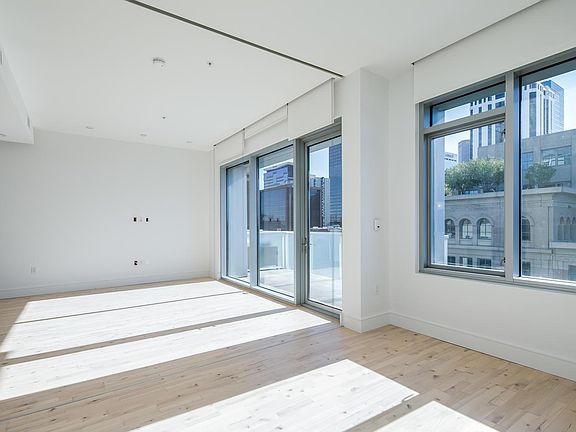 5th image of 1514 Blake St #905