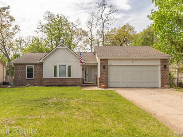3113 Buss Dr, Commerce Township, MI 48390