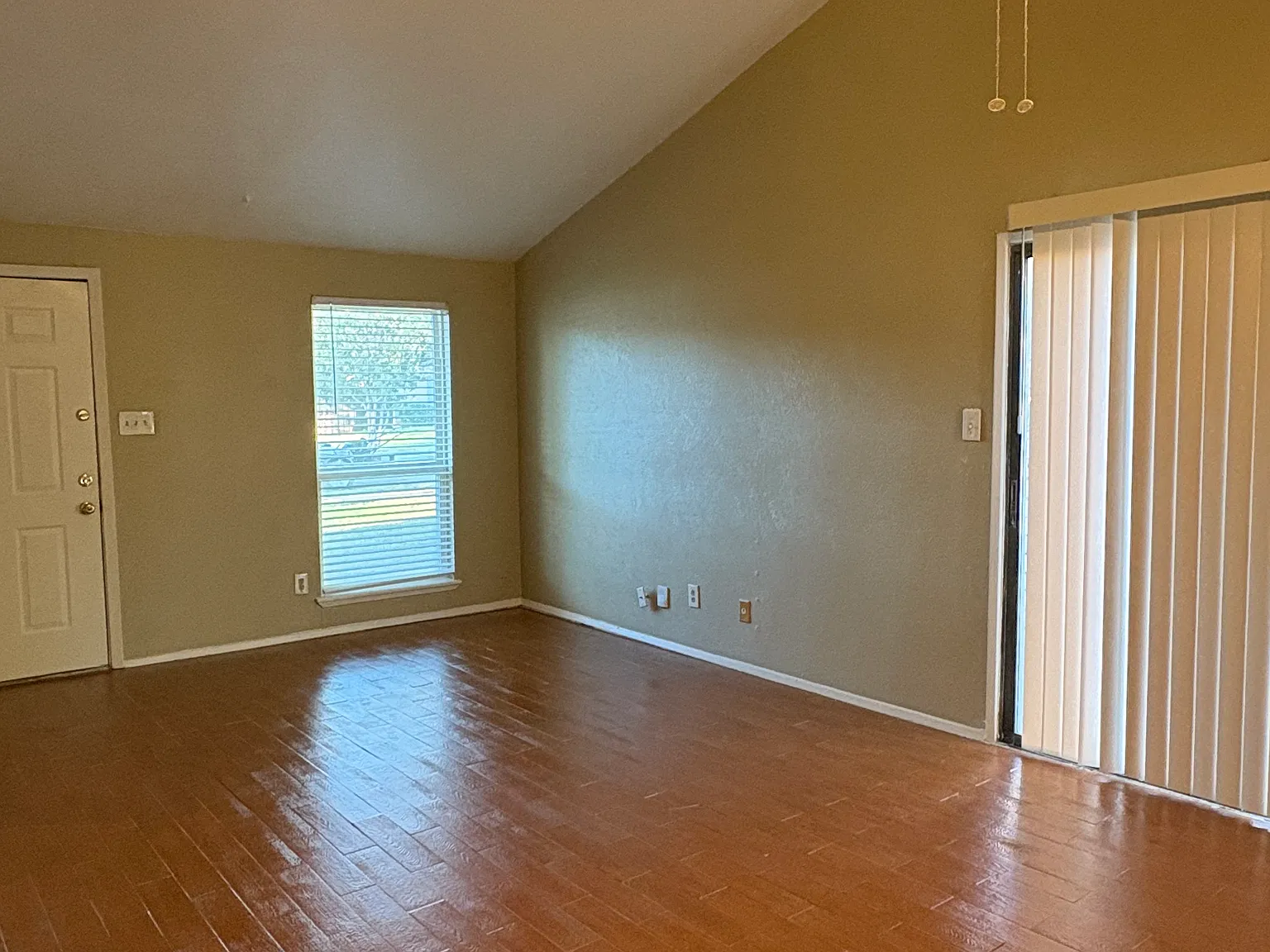 Caldwell - 4249 — Photo 3