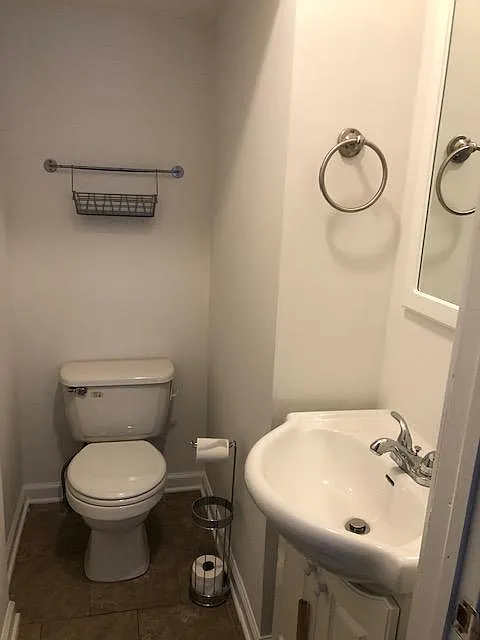 3 bed, 1.5 bath, 1140 sqft, $1,975 — Photo 4