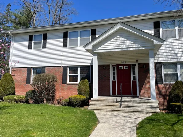 30 Colonial Cir Unit B, Chicopee, MA 01020
