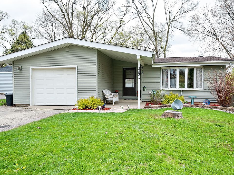 1st image of 253 Bridgewood Dr