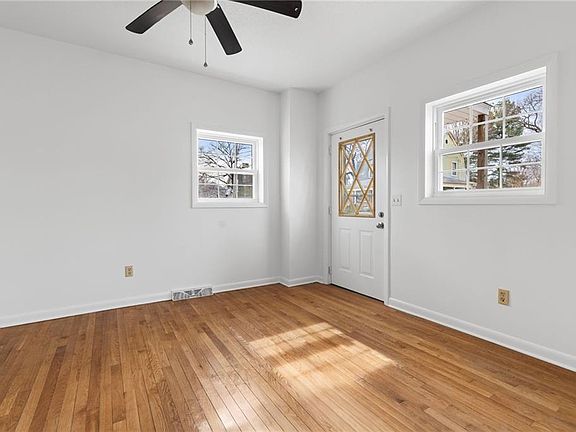 5th image of 52 Blake St