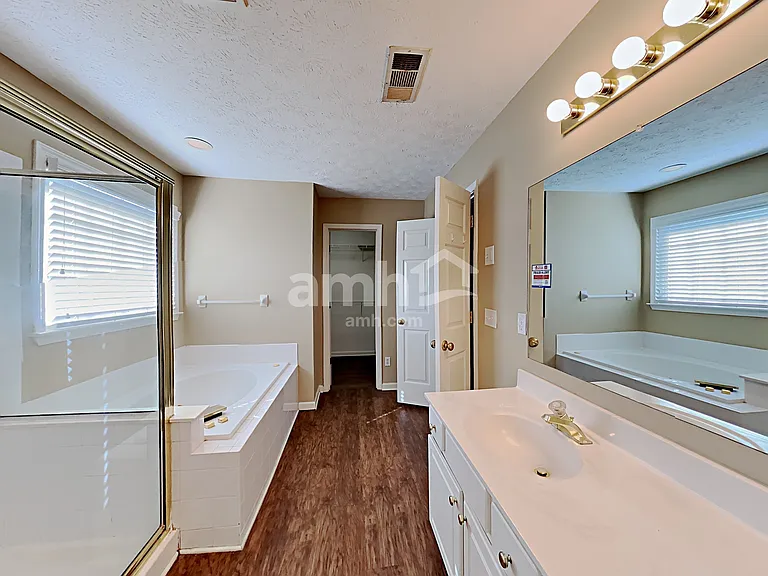2175 Carlysle Cove Dr — Photo 17