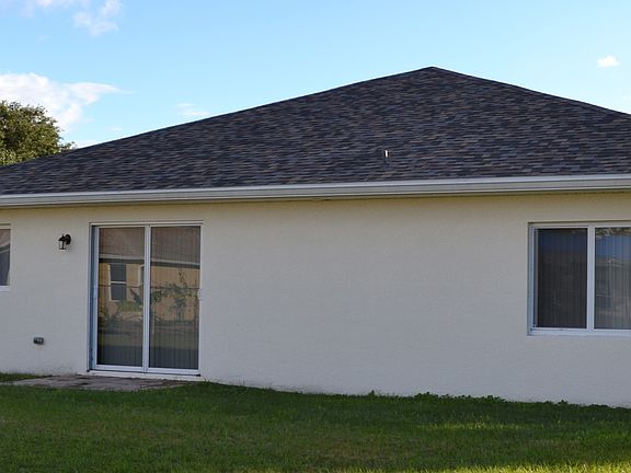 3rd image of 1634 Country Club Pkwy