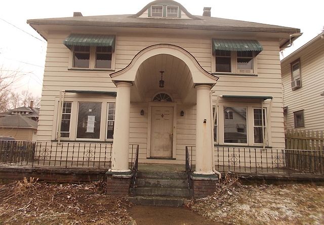1st image of 518 Lloyd St