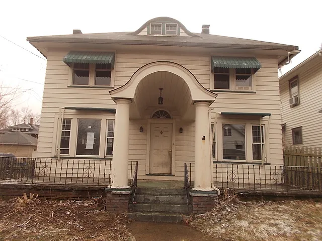 518 Lloyd St photo 1