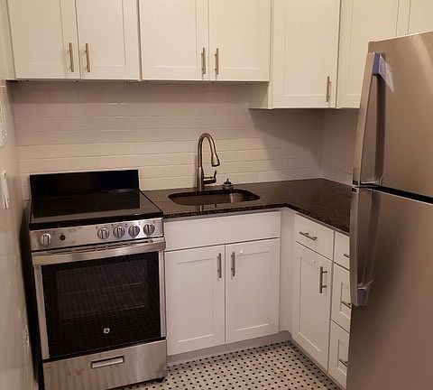 DeSoto Arms: STUDIO REMODEL