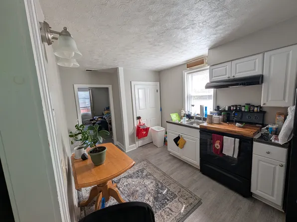 98 12th St APT 2, Ambridge, PA 15003
